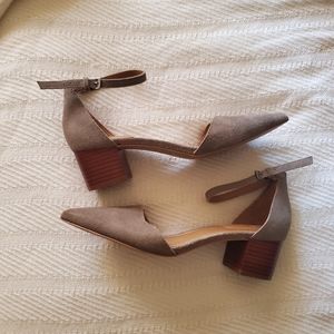 Crown Vintage Pointed Toe Heel